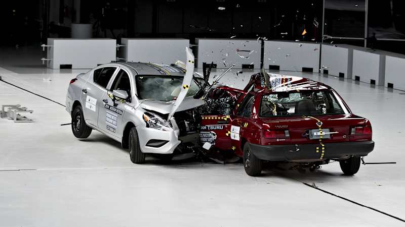Lane-departure warnings really are saving lives, says IIHS